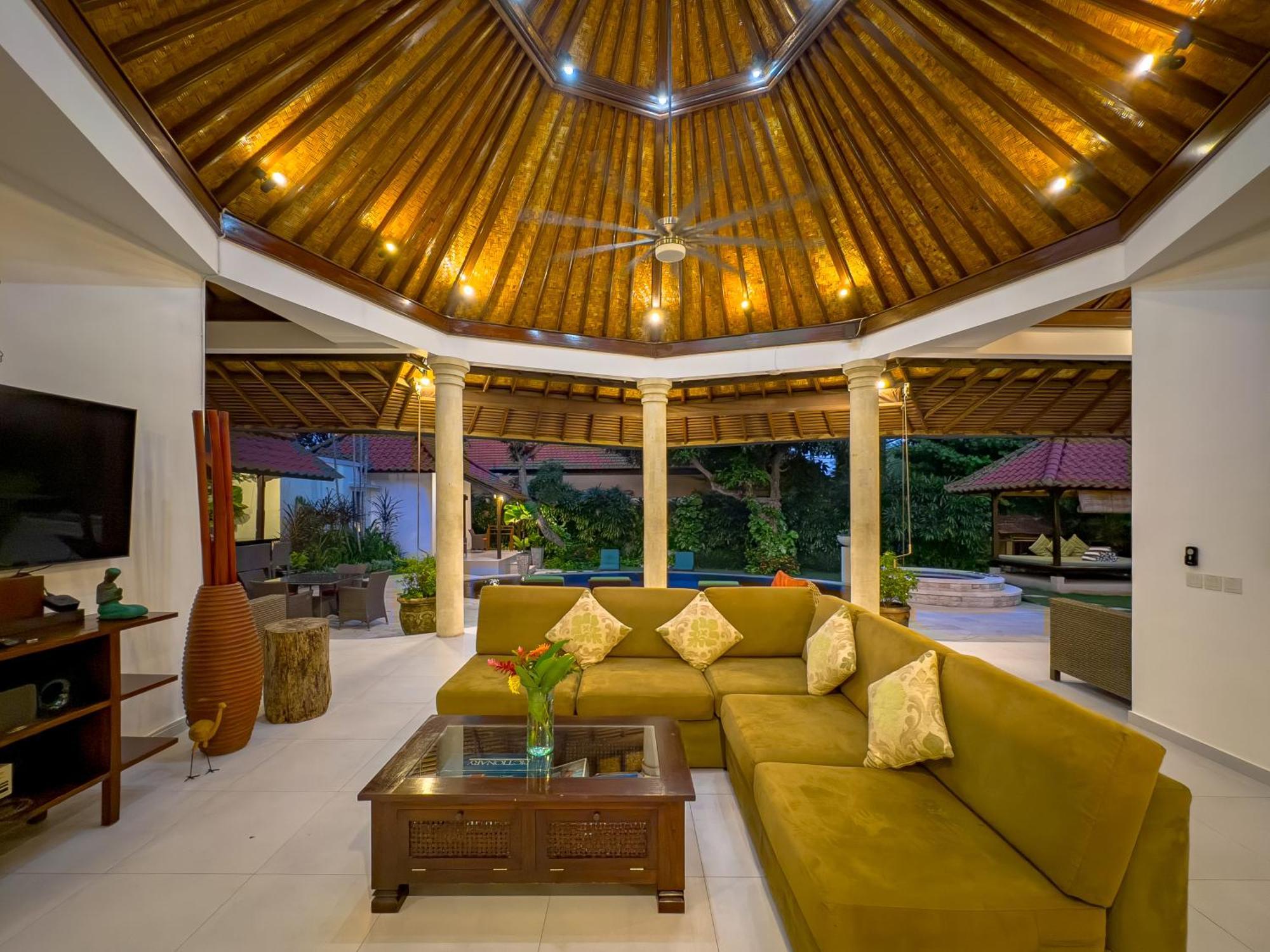 Villa Bugis Abimanyu Seminyak Oda fotoğraf