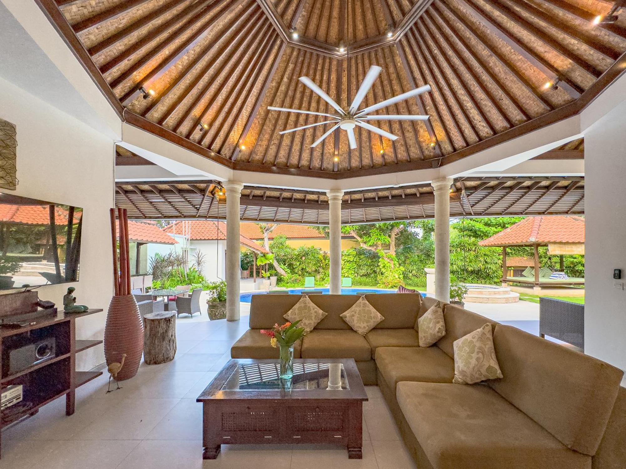 Villa Bugis Abimanyu Seminyak Oda fotoğraf