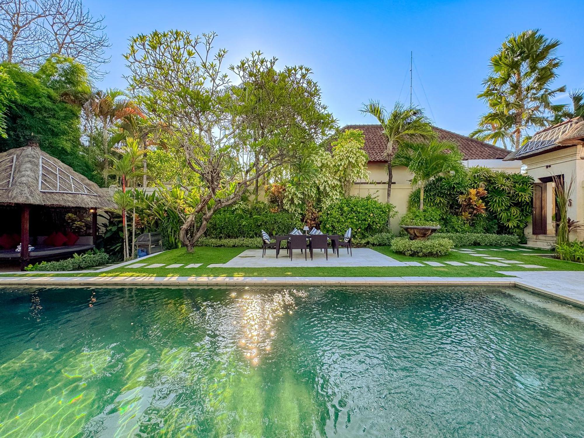 Villa Bugis Abimanyu Seminyak Oda fotoğraf